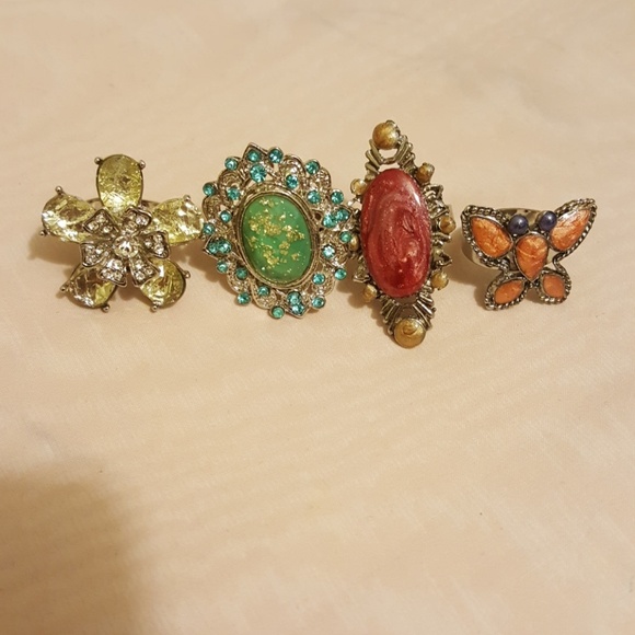 4 new Beautiful colourful rings - Picture 1 of 3